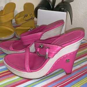 BCBG Maxazria Barbie pink wedge heel